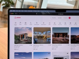 Perbedaan Fee Airbnb dan Pajak yang Wajib Dibayar